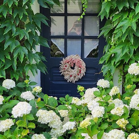 Les Glycines Bed & Breakfast Ury Exterior foto