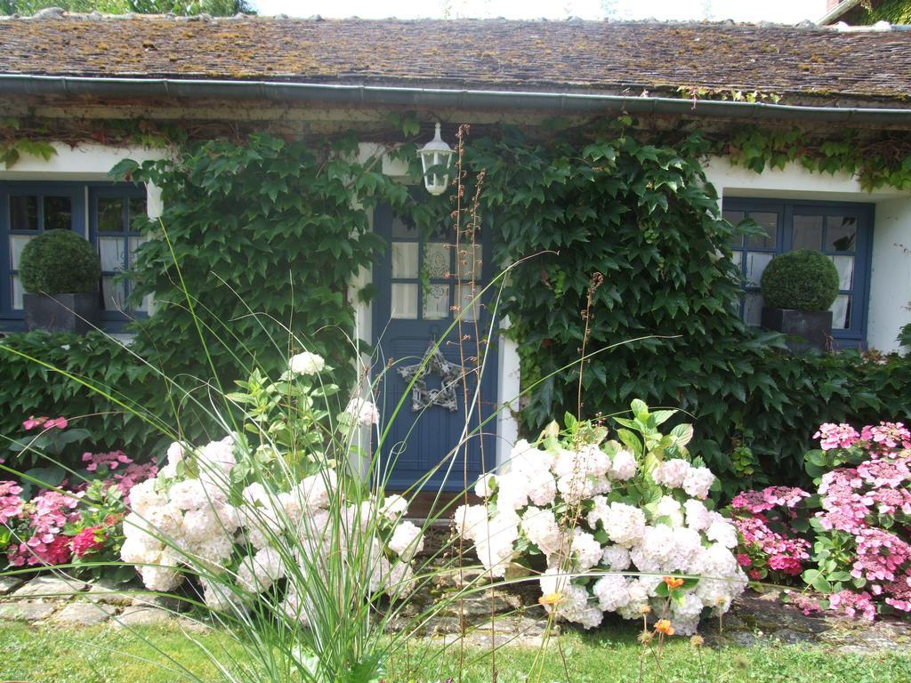 Les Glycines Bed & Breakfast Ury Exterior foto