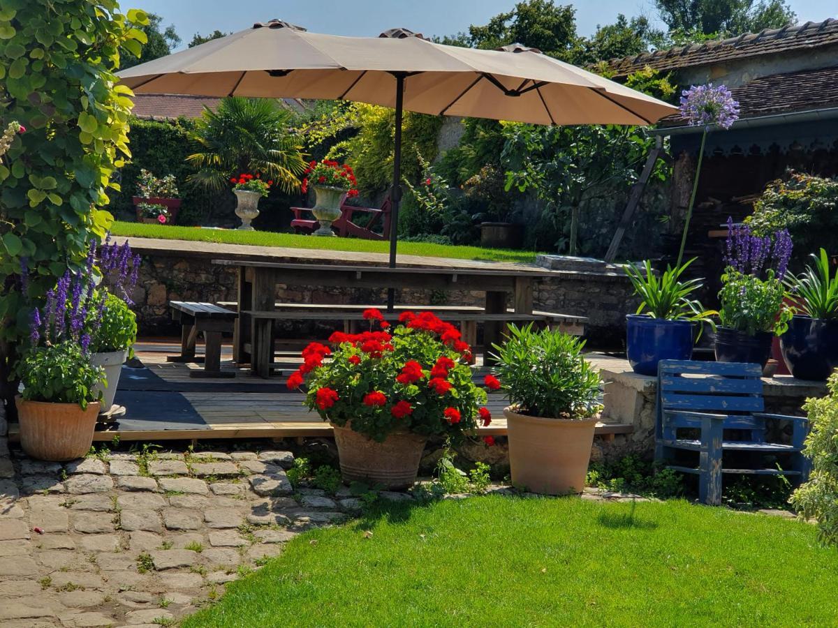 Les Glycines Bed & Breakfast Ury Exterior foto