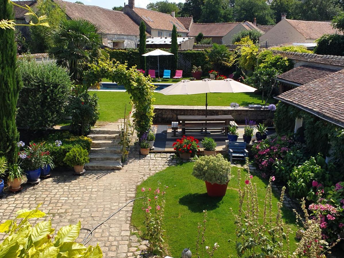 Les Glycines Bed & Breakfast Ury Exterior foto