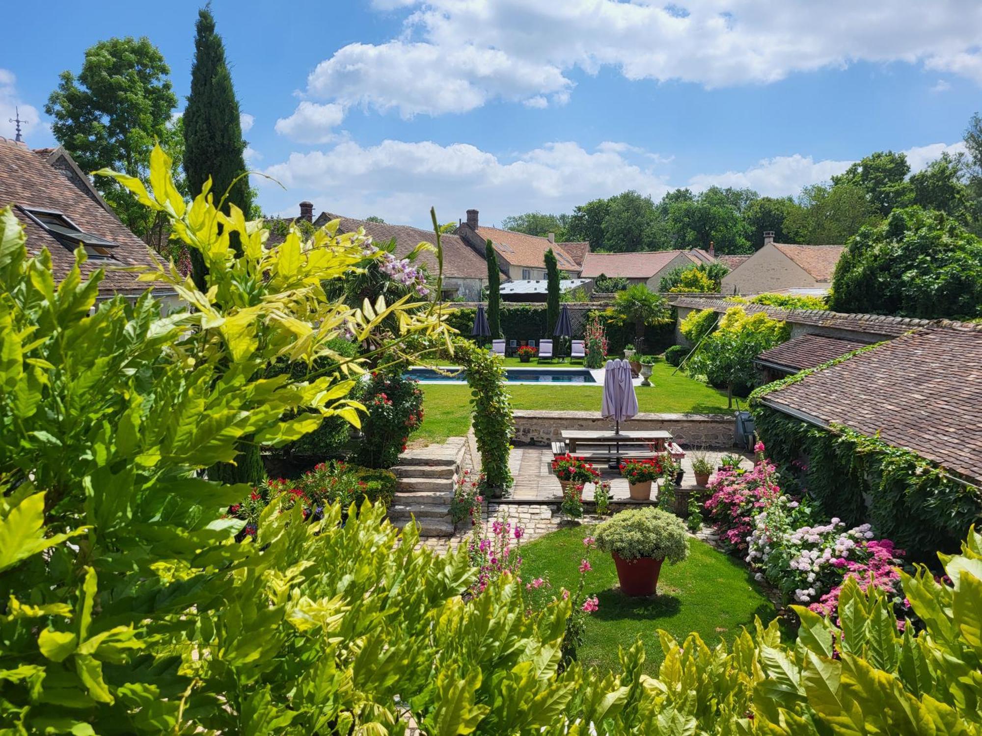 Les Glycines Bed & Breakfast Ury Exterior foto